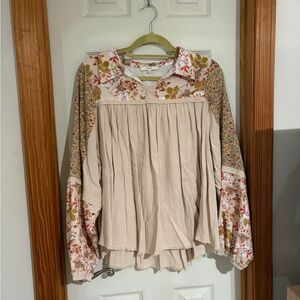 Easel Floral Beige and Cream Blouse